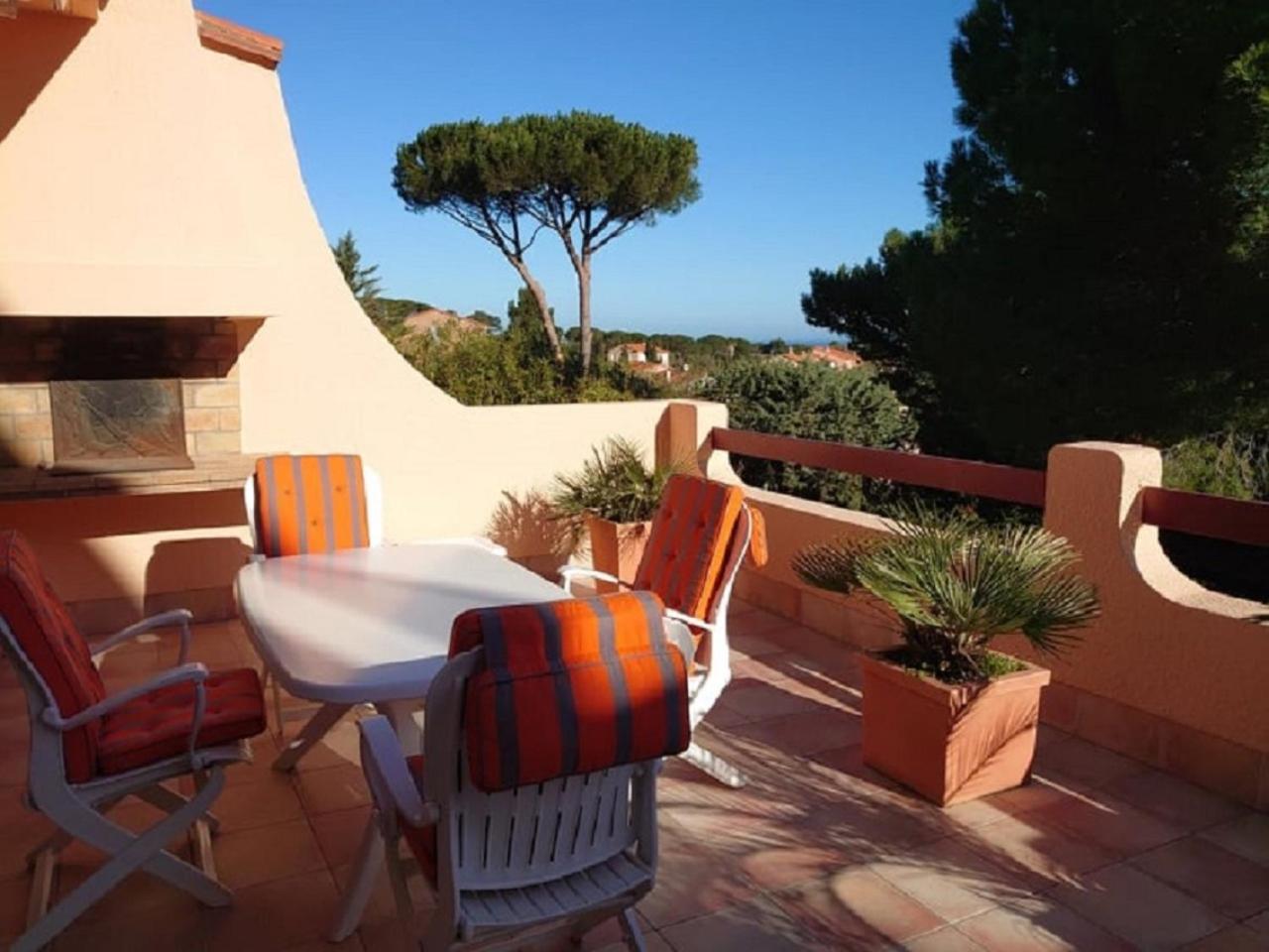 6Amb38 Villa Avec Terrasse Dans Residence Avec Piscine Commune كولِيورْ المظهر الخارجي الصورة
