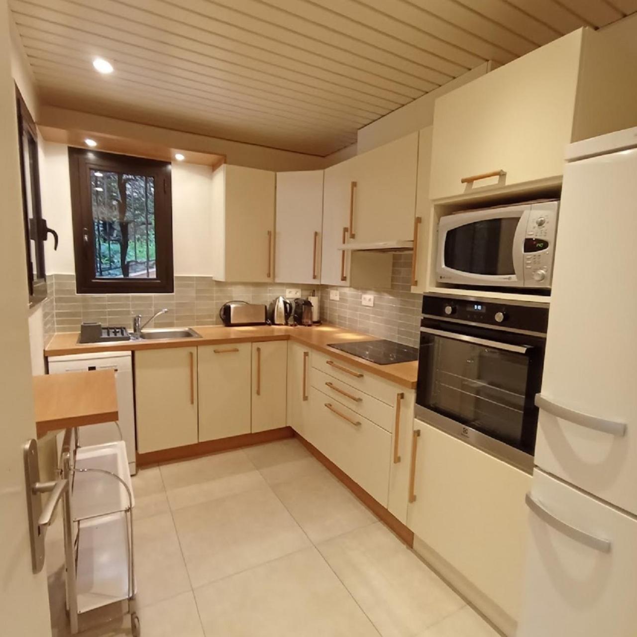 6Amb38 Villa Avec Terrasse Dans Residence Avec Piscine Commune كولِيورْ المظهر الخارجي الصورة