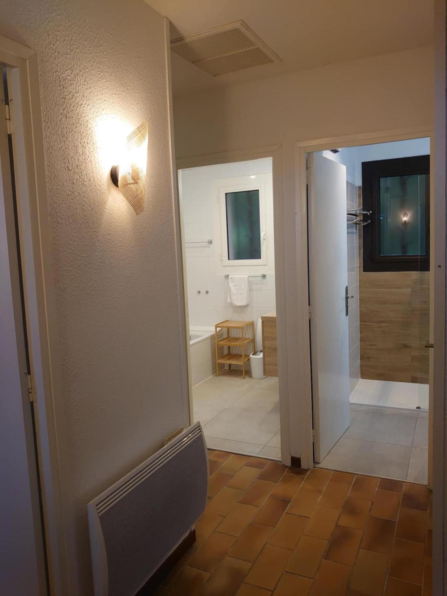 6Amb38 Villa Avec Terrasse Dans Residence Avec Piscine Commune كولِيورْ المظهر الخارجي الصورة